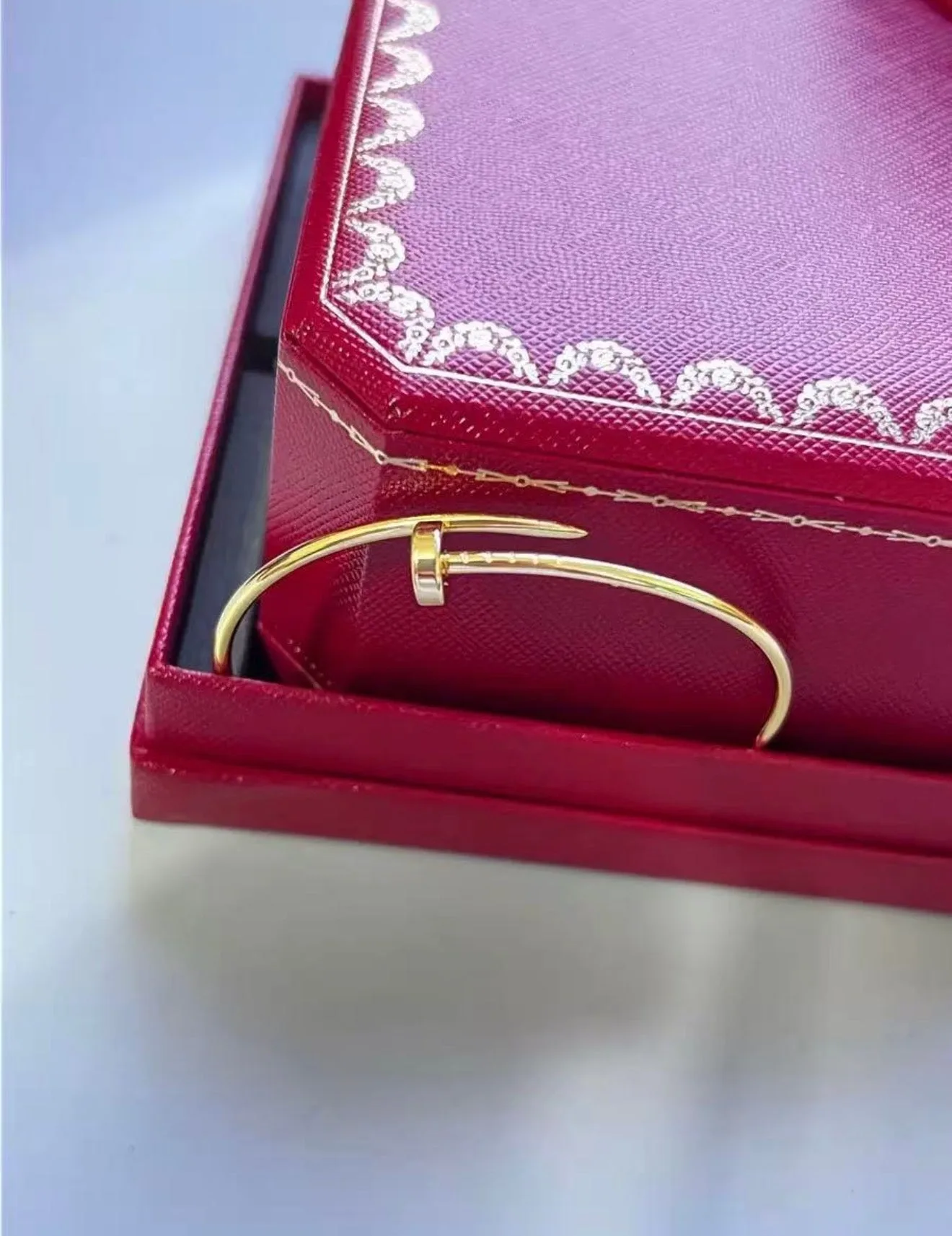 Flexible adjustable Nail Bracelet (gold & silver)