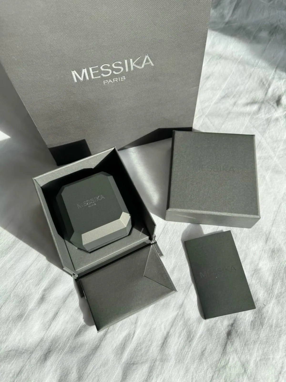 Molly Luxury Light Packaging