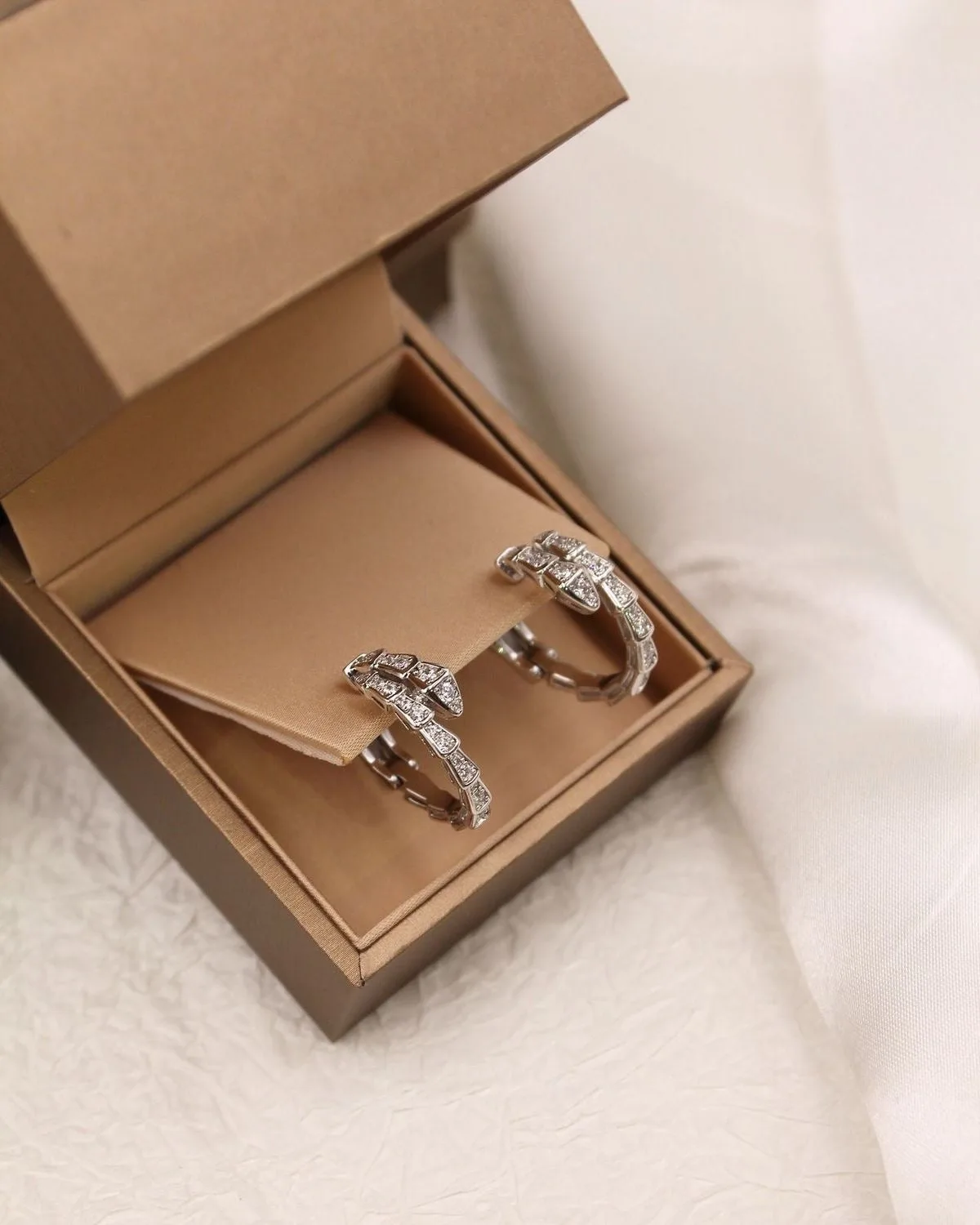 Classy Iva Packaging