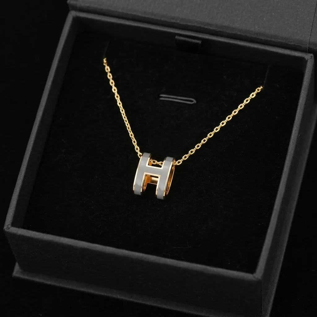Classy Hemes Necklace (other colours)