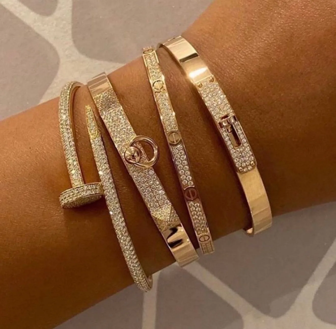 Classy He’mes Bracelet (in gold , silver & rose gold)
