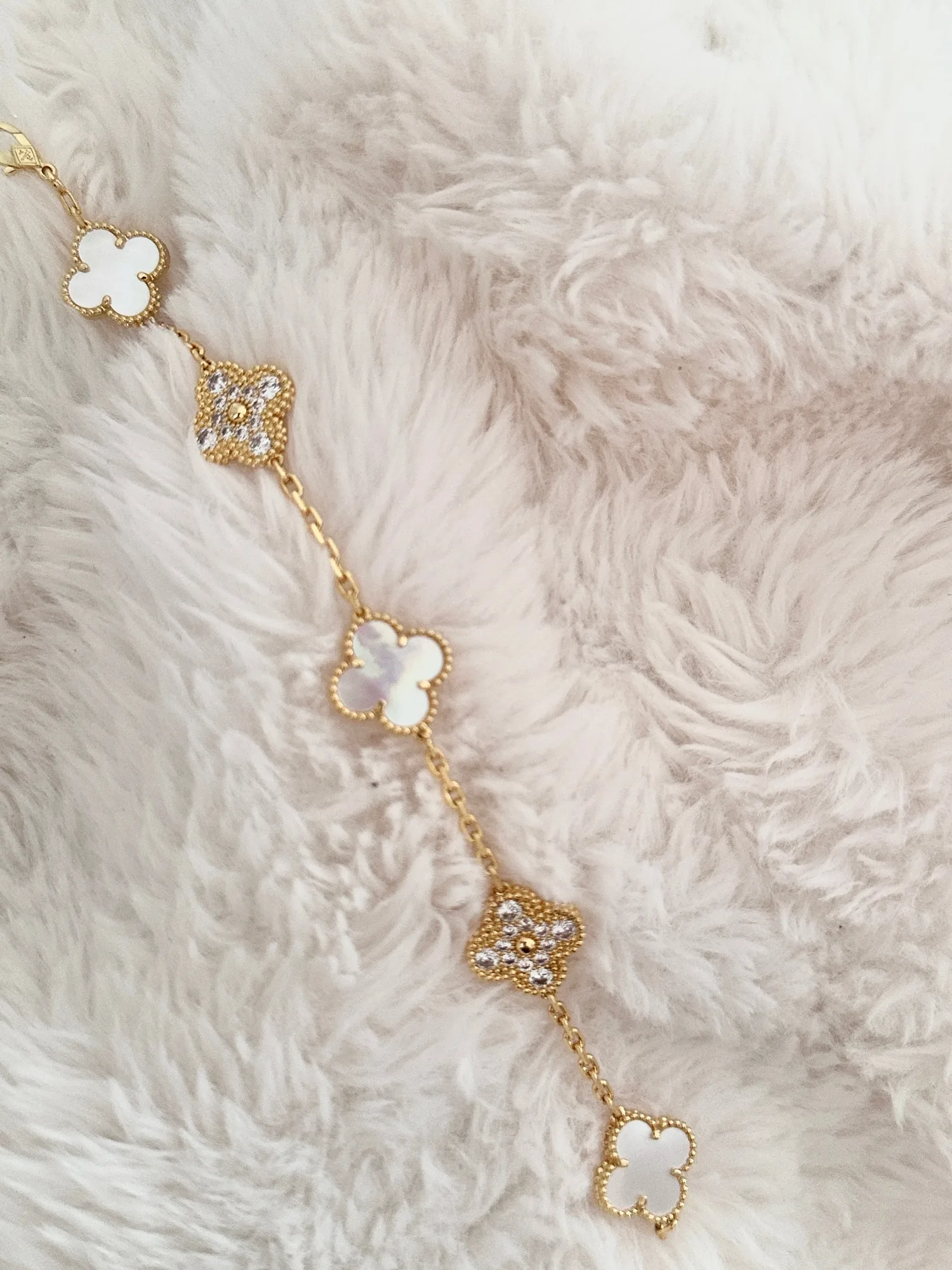 Pearl White Lindsay Bracelet (diamanté & plain)