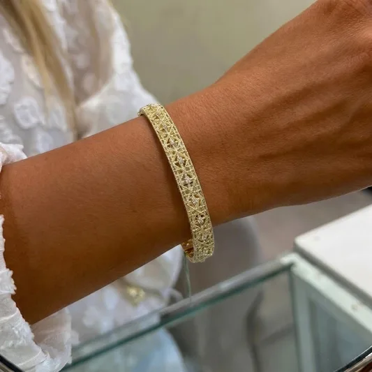 Dahlia Bangle (in gold or white gold)