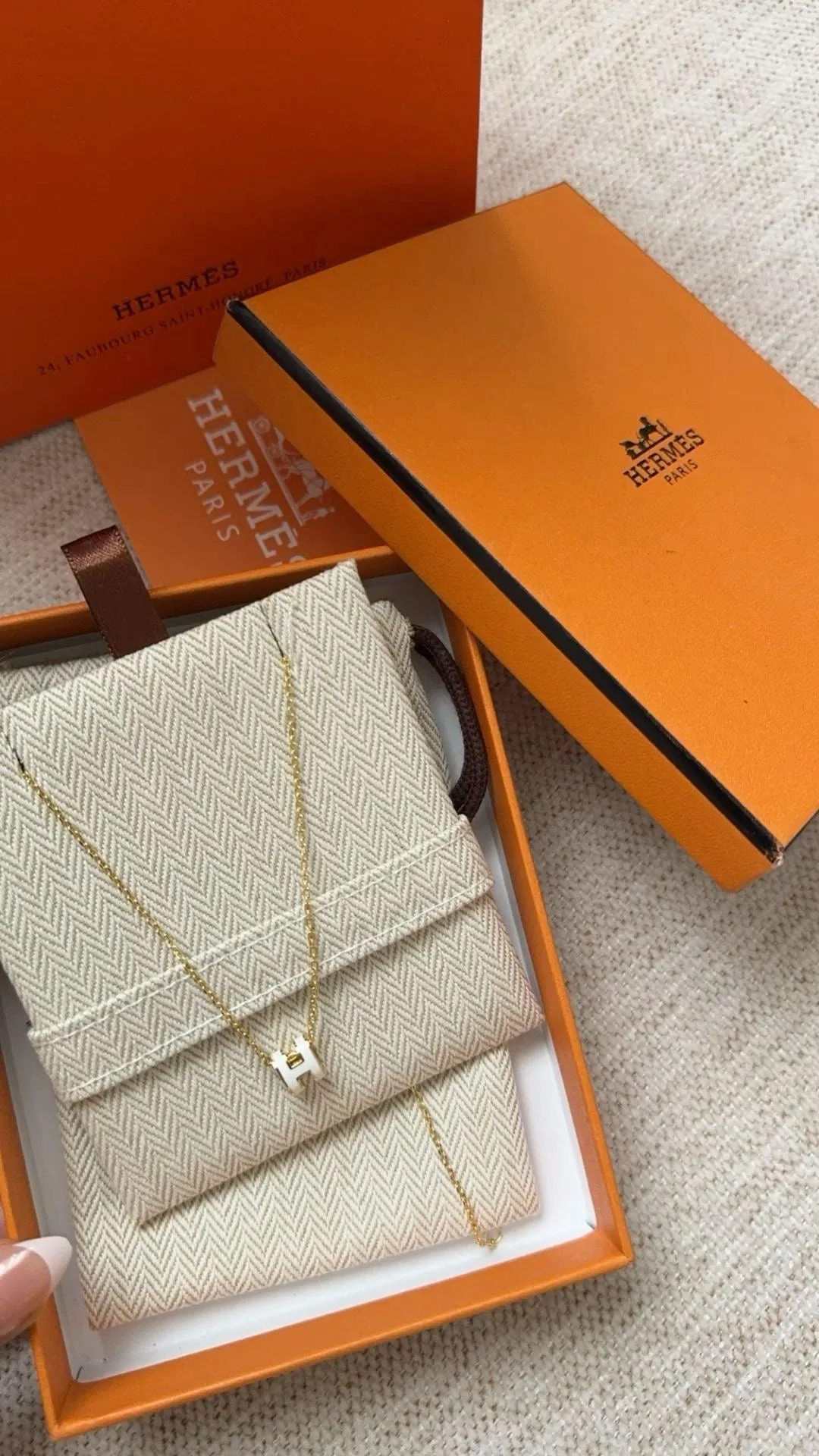 Classy Hemes Packaging