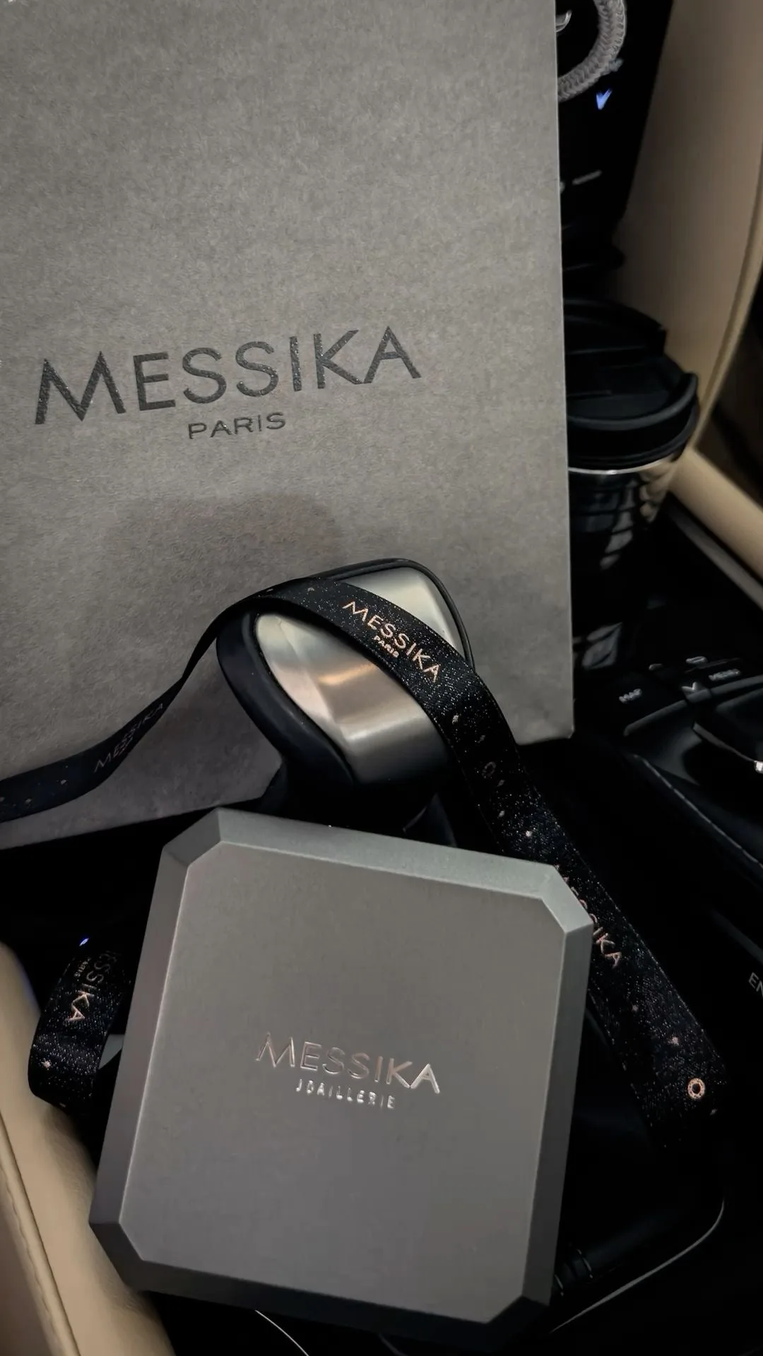 Molly Luxury Light Packaging