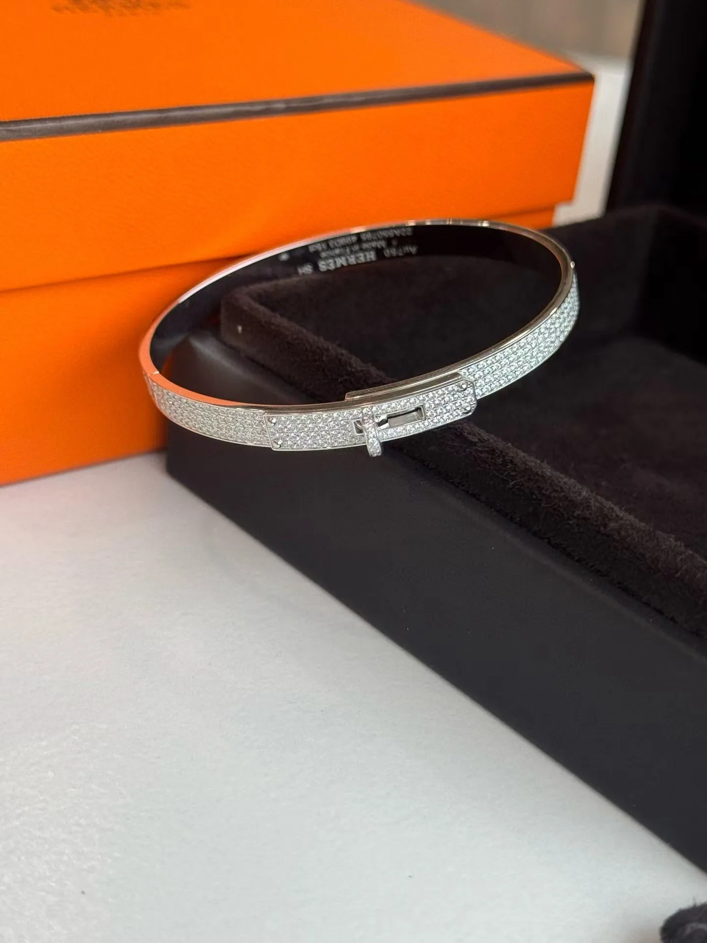 Classy He’mes Bracelet (in gold , silver & rose gold)