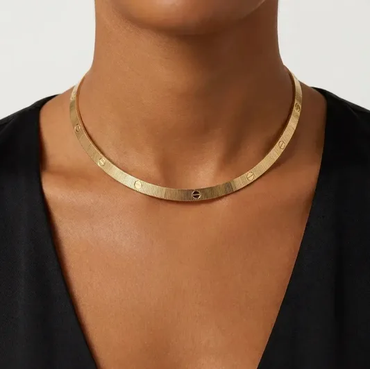 Alana Flexible Necklace in gold