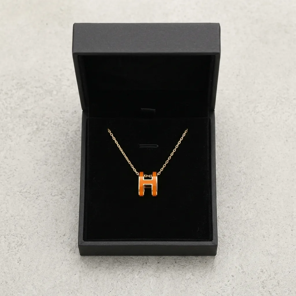 Classy Hemes Necklace (other colours)