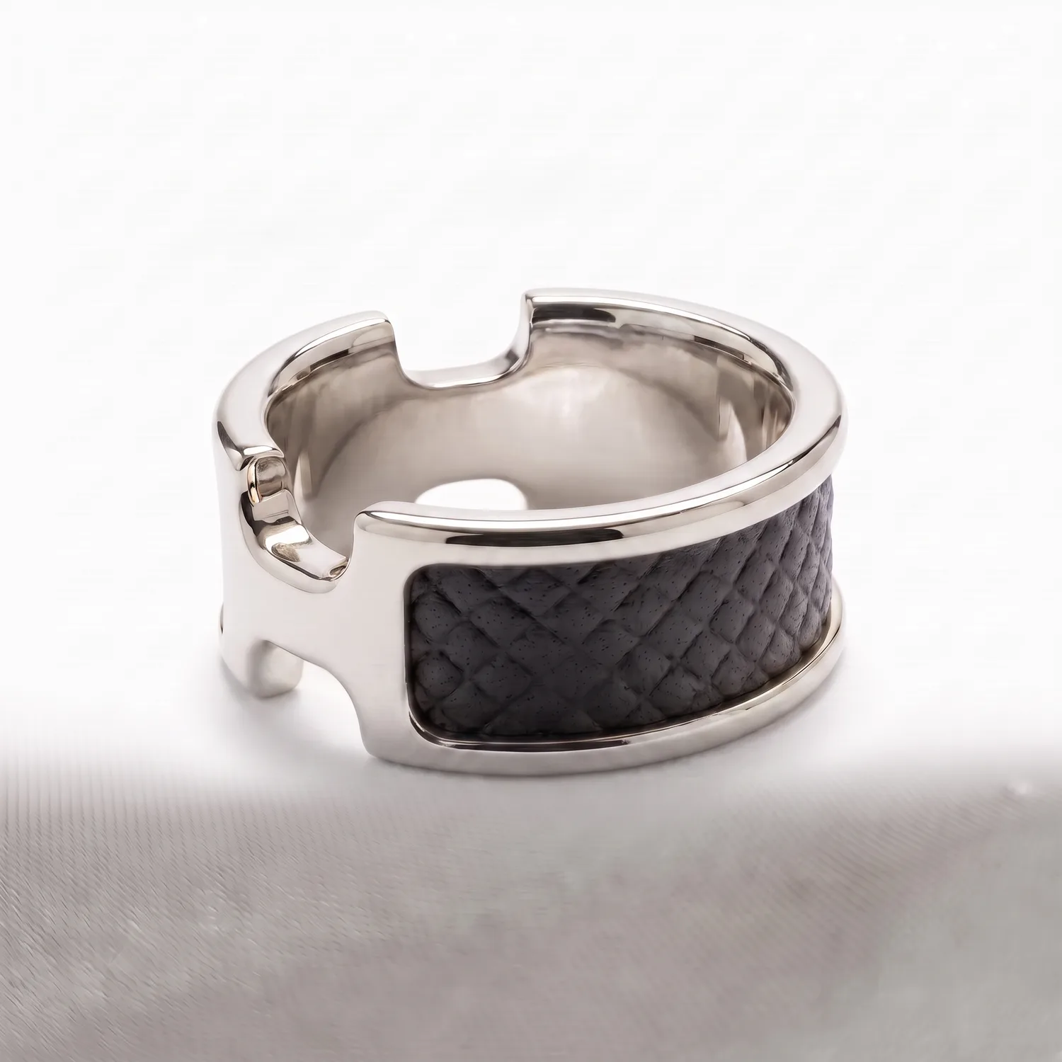 Classy Jaya H Ring